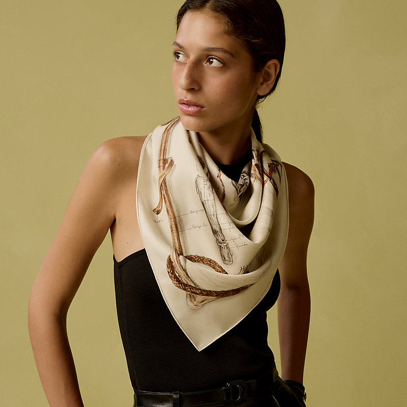 A propos de Bottes forever scarf 90 | Hermès Macau SAR